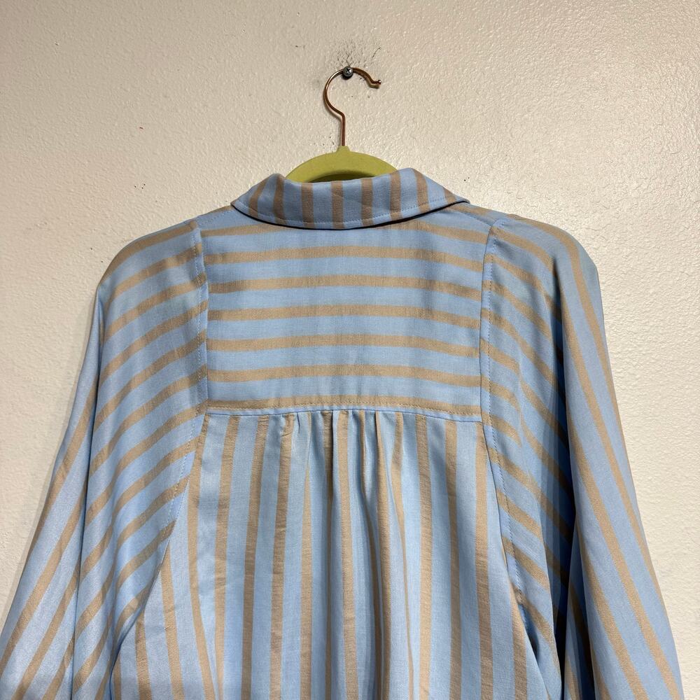 Entro Blue Striped Button Down Blouse Sz M - Picture 8 of 12